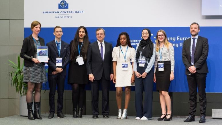 Les lauréats du Generation €uro Students’ Award visitent la BCE